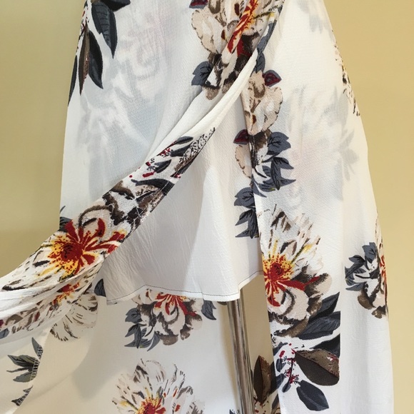 Tie Back Floral Halter Maxi Dress - Picture 7 of 8